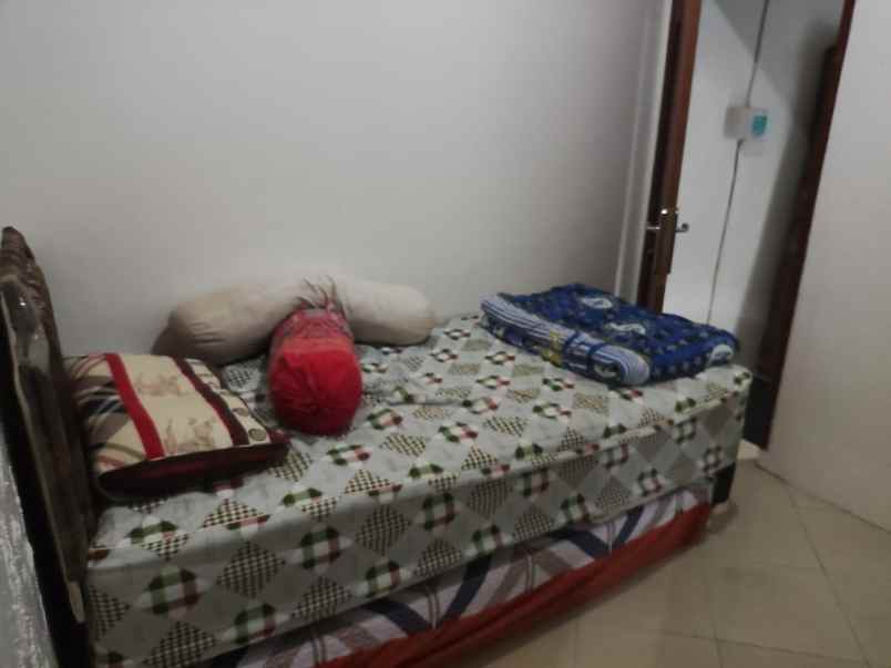 dijual rumah jl sindang sari antapani