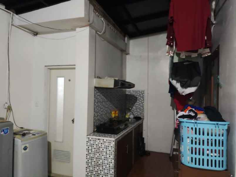dijual rumah jl sindang sari antapani