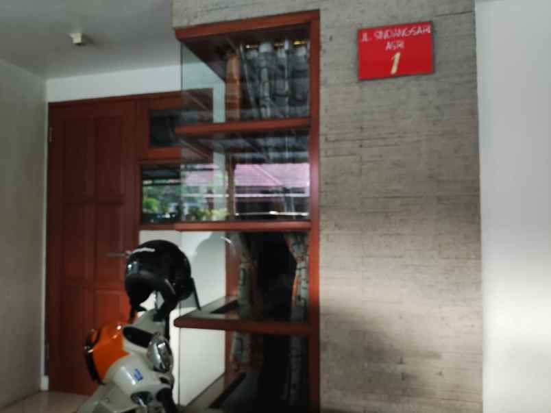dijual rumah jl sindang sari antapani