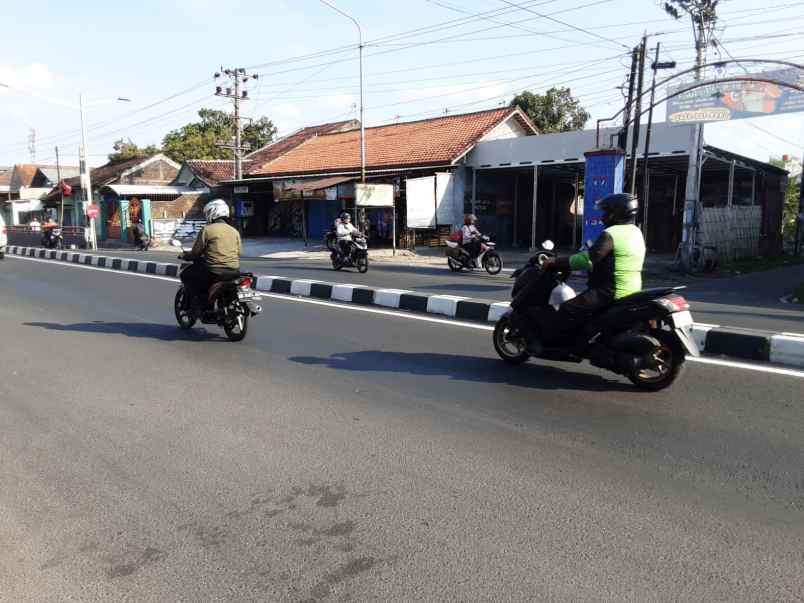 dijual rumah jl slamet riyadi