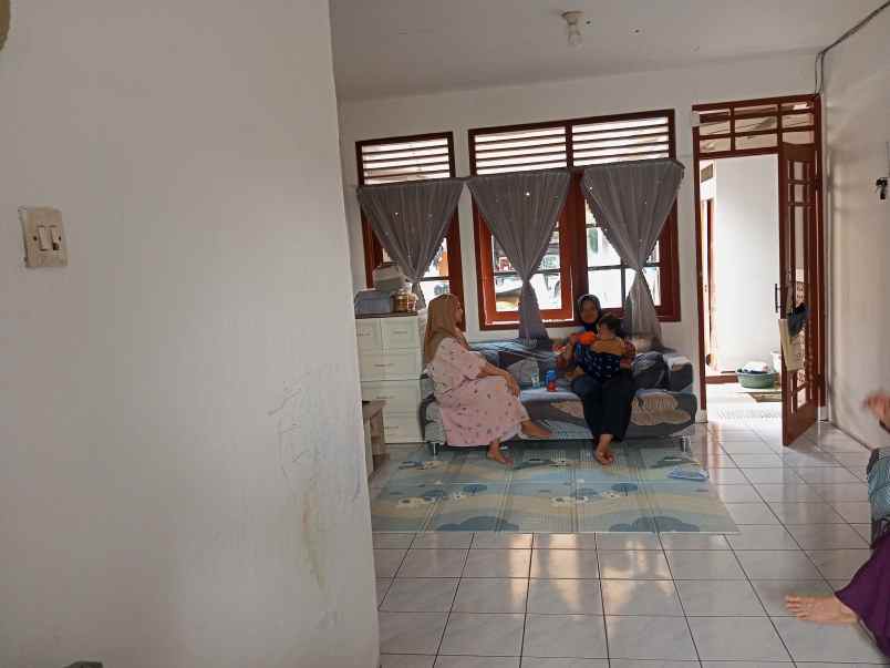 dijual rumah jl sukanegara solo