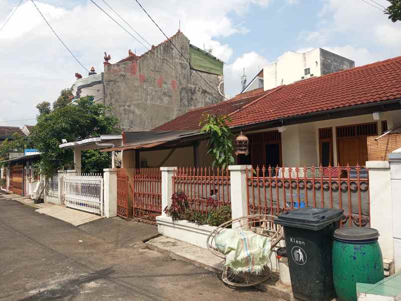 dijual rumah jl sukanegara solo