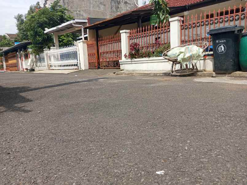 dijual rumah jl sukanegara solo