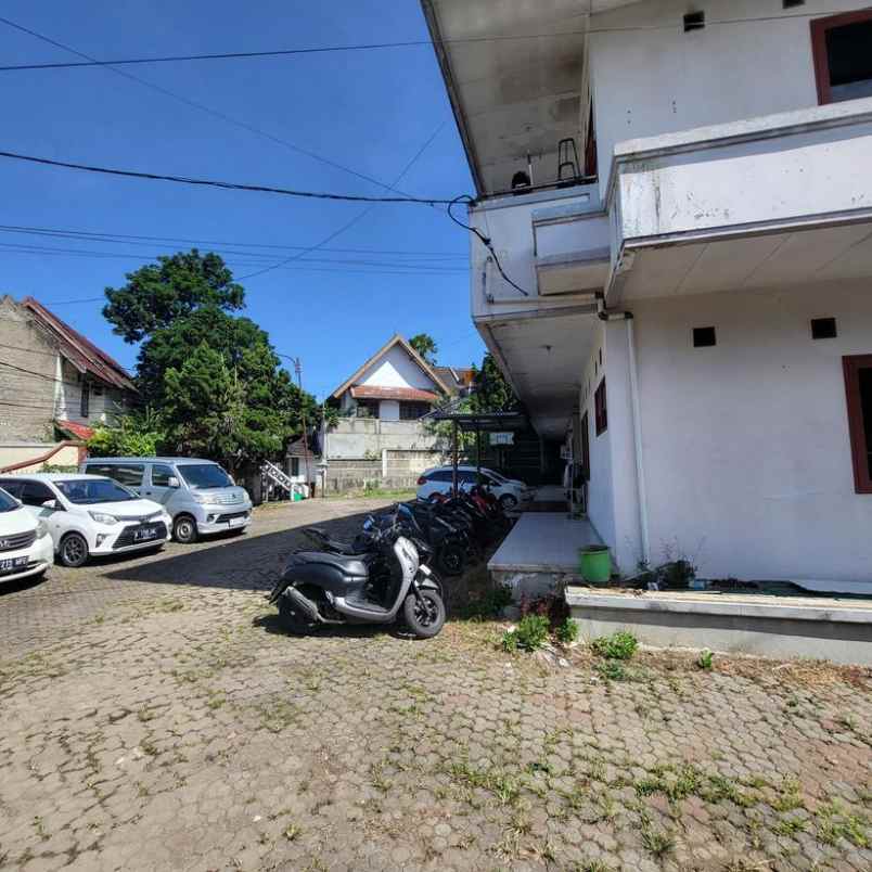 dijual rumah jl tubagus ismail bandung