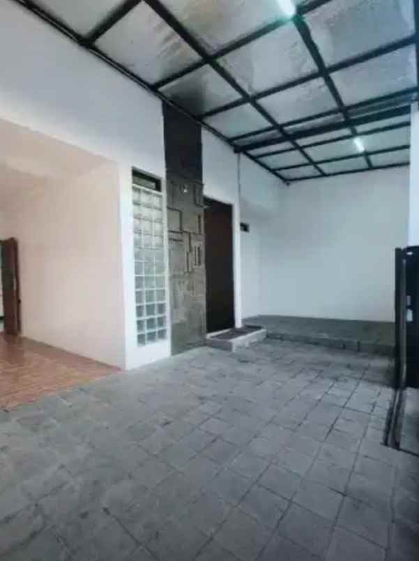dijual rumah jl venus margahayu