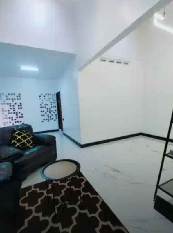 dijual rumah jl venus margahayu