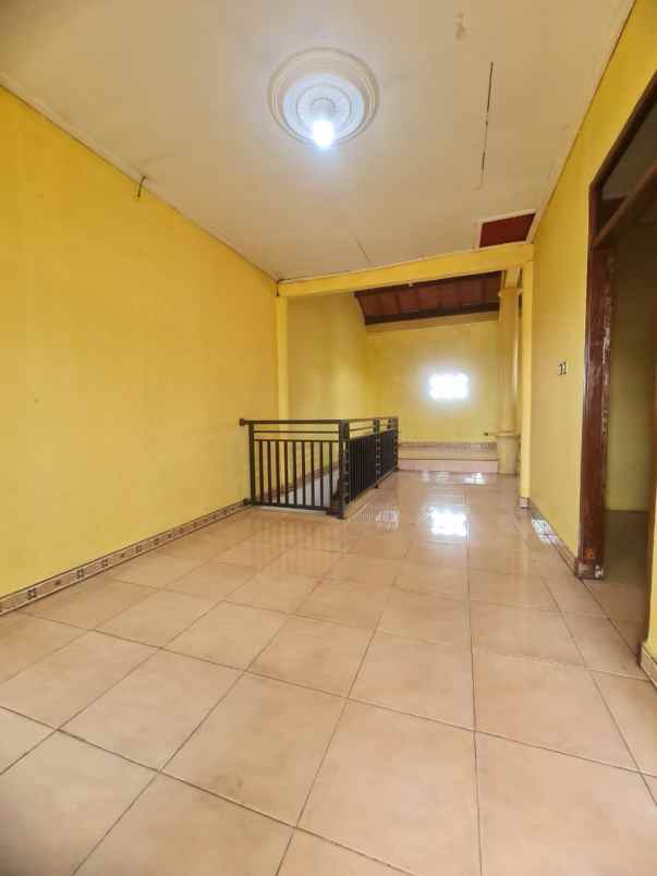 dijual rumah jln kalimantan perumnas 3
