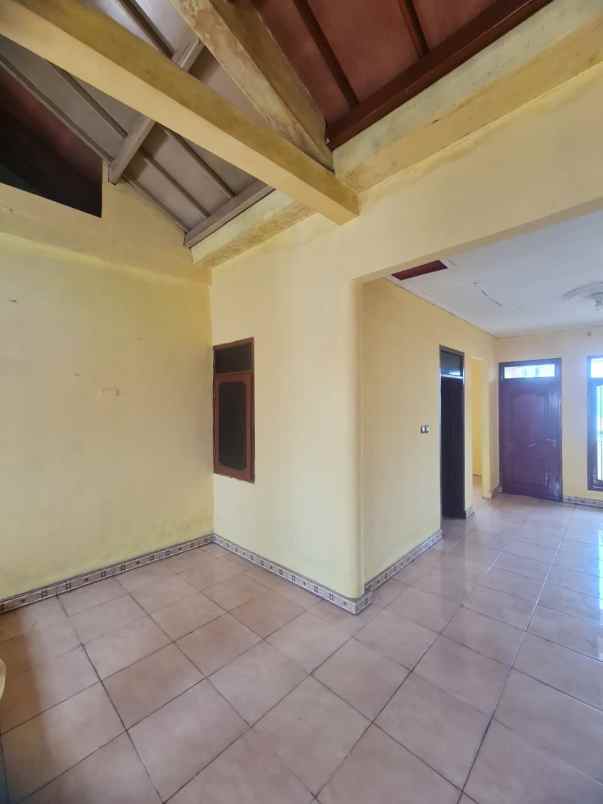 dijual rumah jln kalimantan perumnas 3