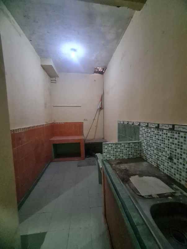 dijual rumah jln kalimantan perumnas 3