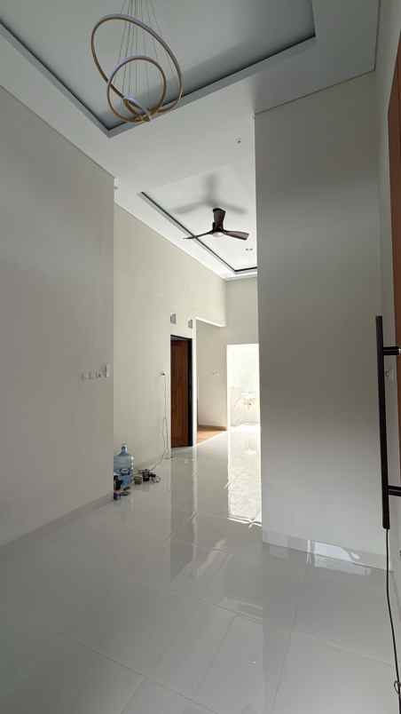 dijual rumah kadisoka