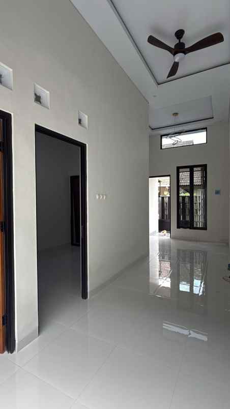 dijual rumah kadisoka