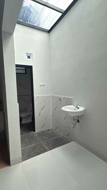 dijual rumah kadisoka