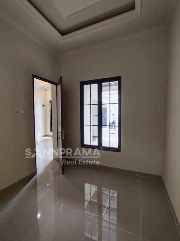 dijual rumah kalibaru