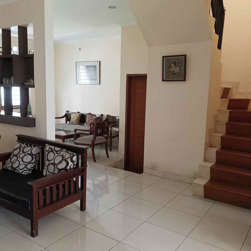 dijual rumah kalimalang