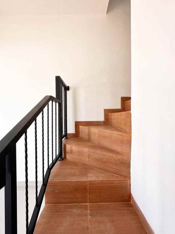 dijual rumah kalisari