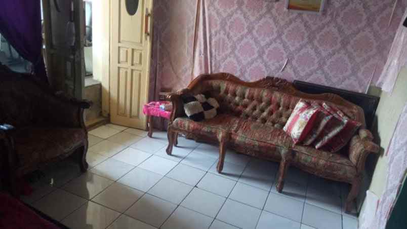 dijual rumah kampung melayu barat