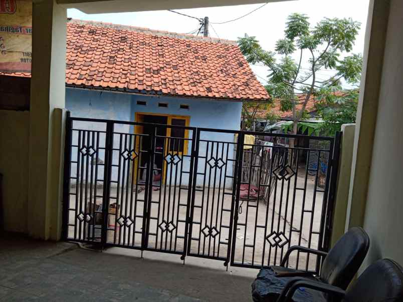 dijual rumah kampung melayu barat