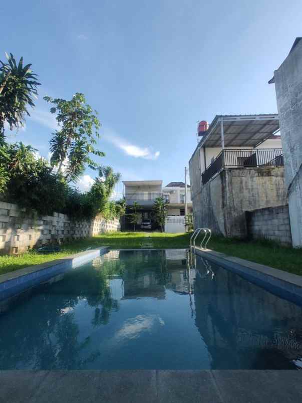 dijual rumah karadenan