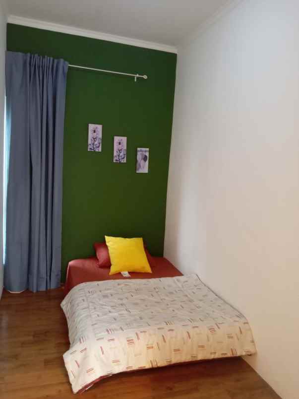 dijual rumah karadenan