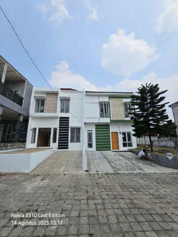 dijual rumah karadenan