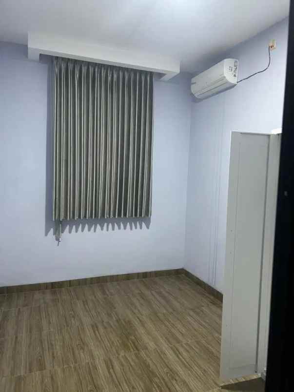 dijual rumah karangtengah