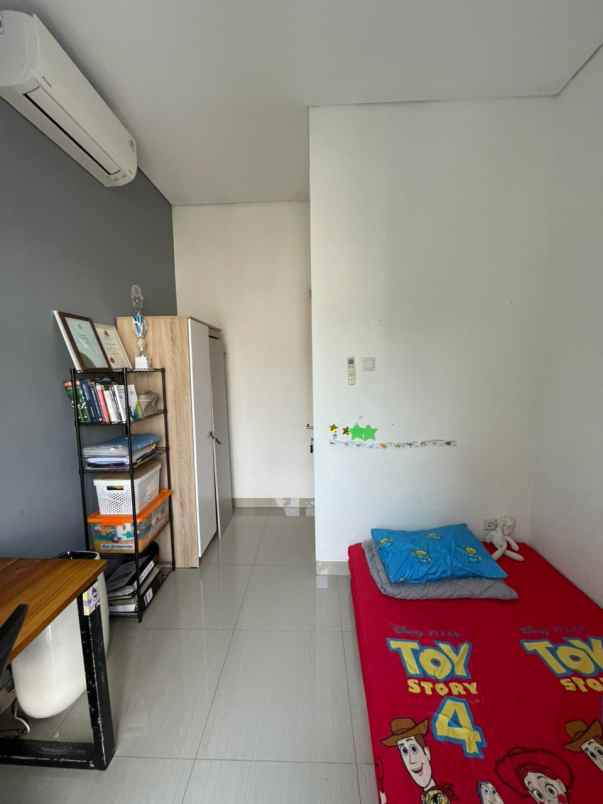 dijual rumah kelapa dua beji depok