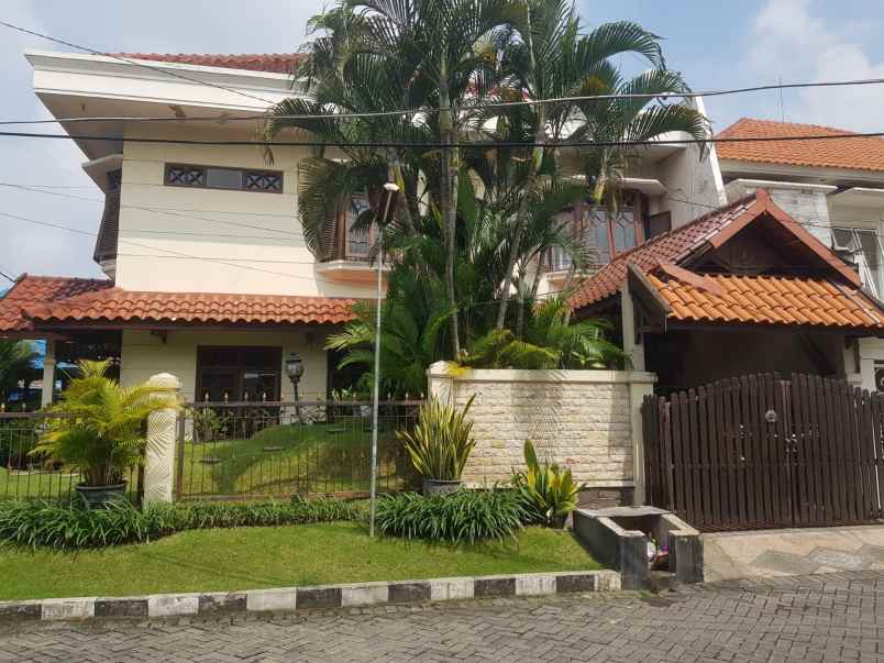 dijual rumah klampis semolo barat