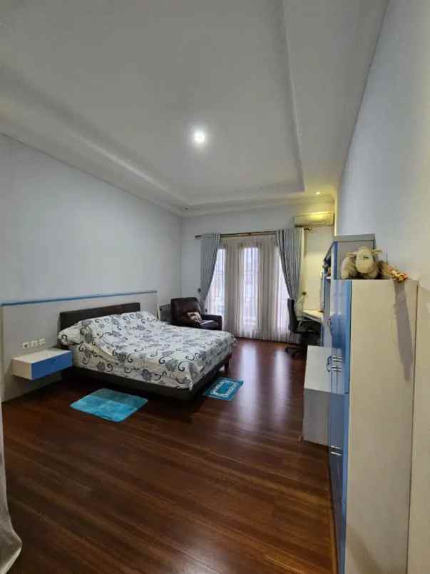 dijual rumah klender duren sawit