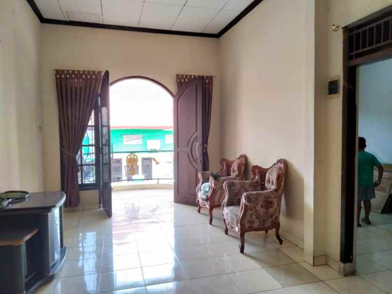 dijual rumah komplek bumi satria