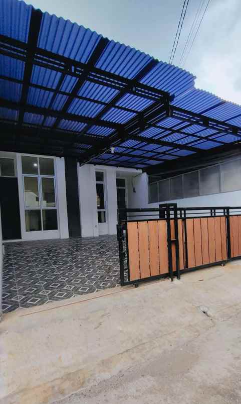 dijual rumah komplek cendana residence