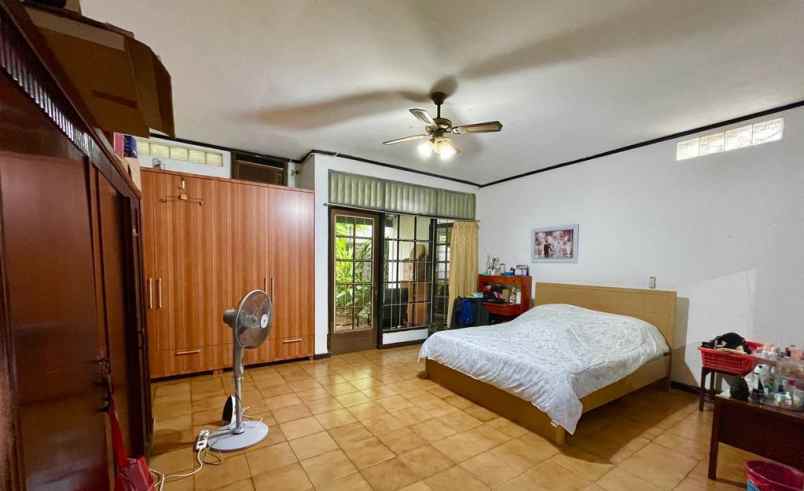 dijual rumah komplek jatinegara indah