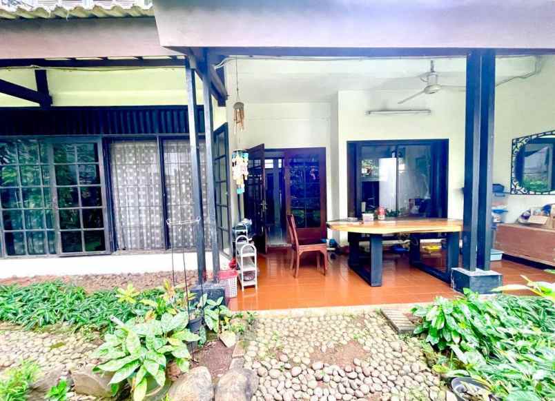 dijual rumah komplek jatinegara indah