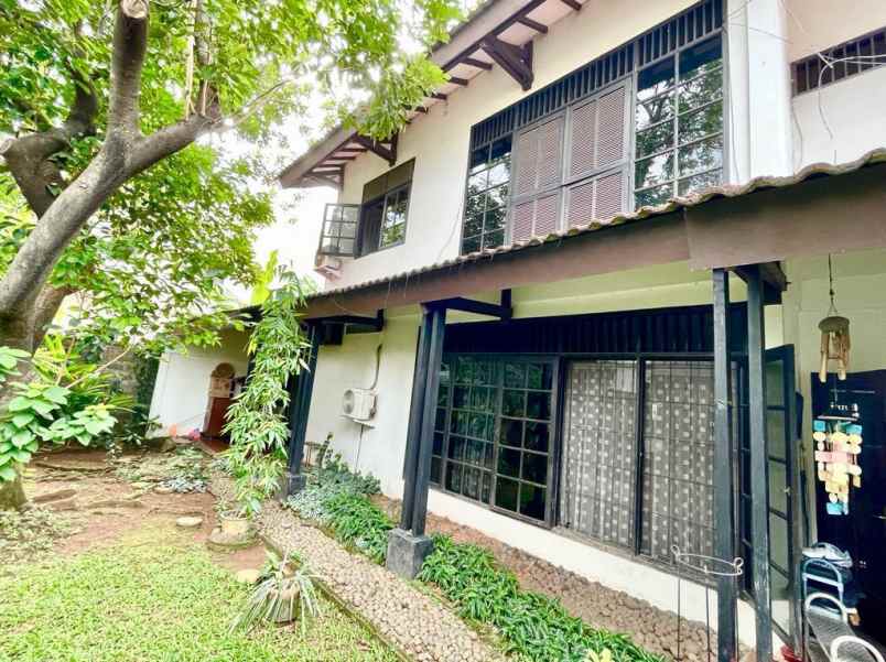 dijual rumah komplek jatinegara indah