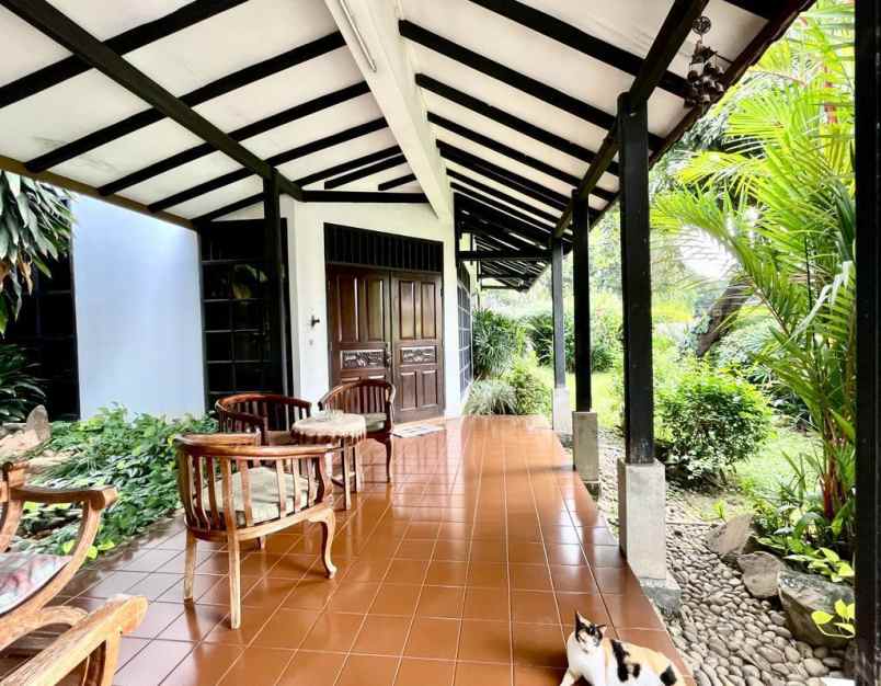 dijual rumah komplek jatinegara indah