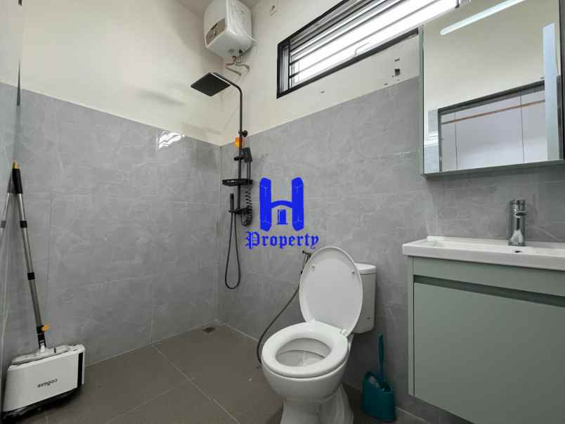 dijual rumah komplek ringroad ville