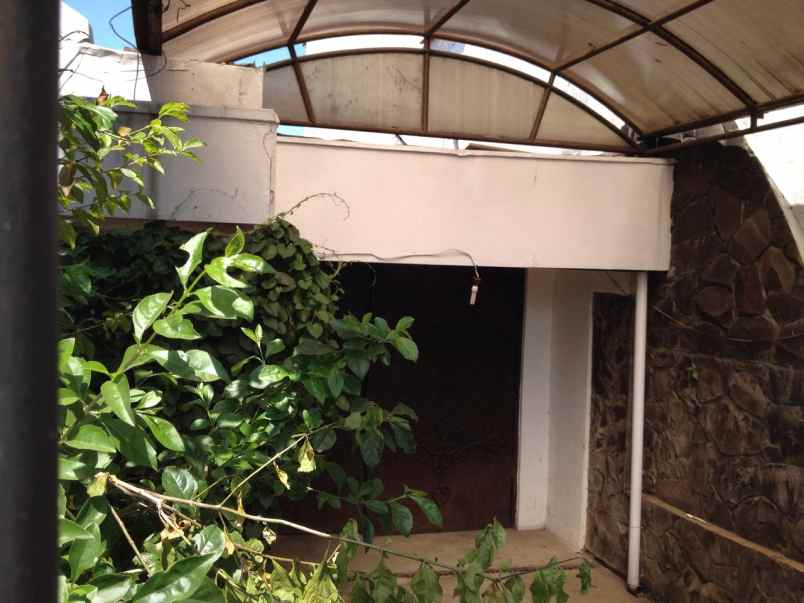 dijual rumah komplek sukaluyu pahlawan