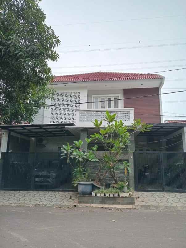 dijual rumah komplek super cantik