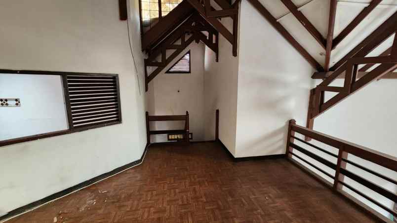 dijual rumah komplek turangga buahbatu