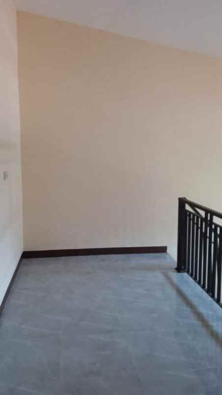 dijual rumah kota harapan indah bekasi