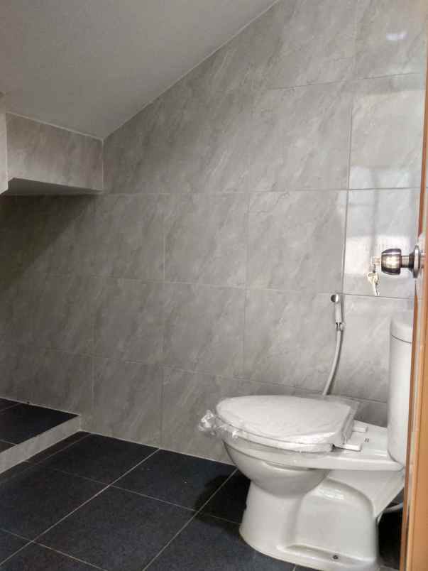 dijual rumah kramat jati jakarta timur