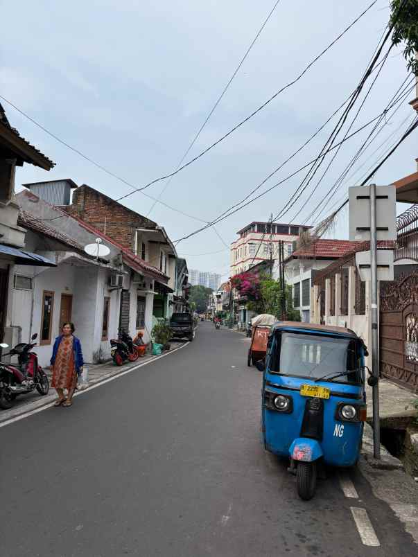 dijual rumah kramat senen