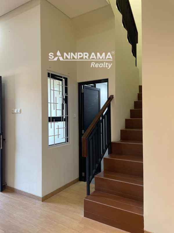dijual rumah kukusan