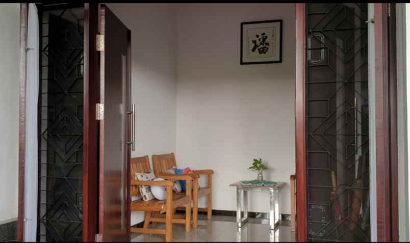 dijual rumah kutisari indah utara