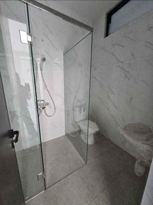 dijual rumah kutisari indah utara