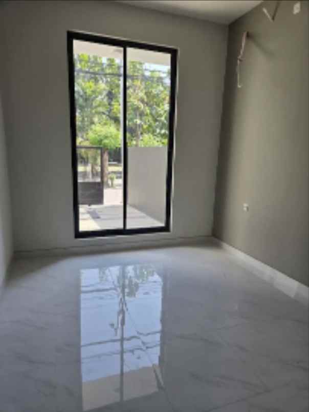 dijual rumah kutisari indah utara