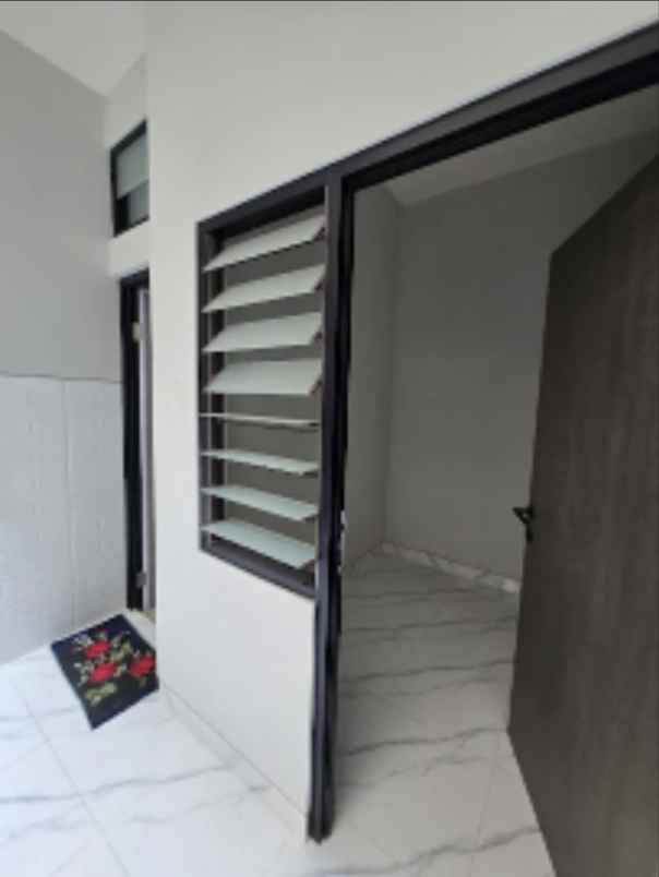 dijual rumah kutisari indah utara