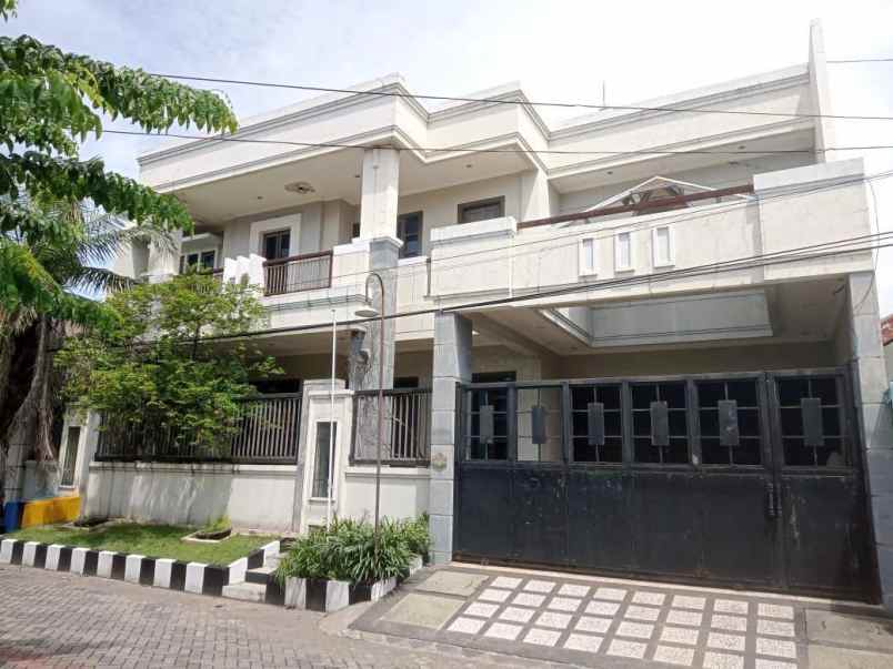 dijual rumah kutisari indah utara