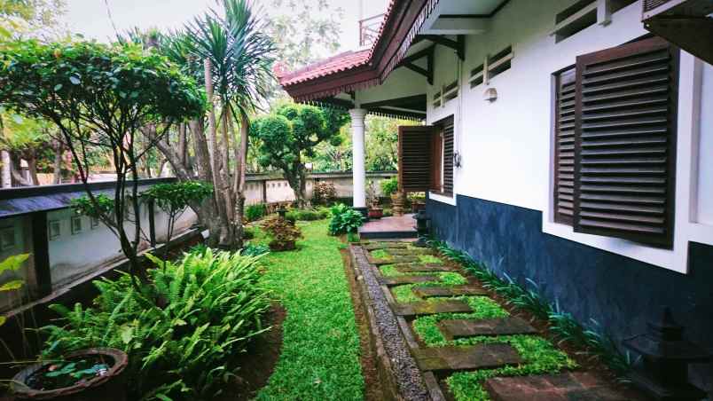 dijual rumah lampiri pondok kelapa