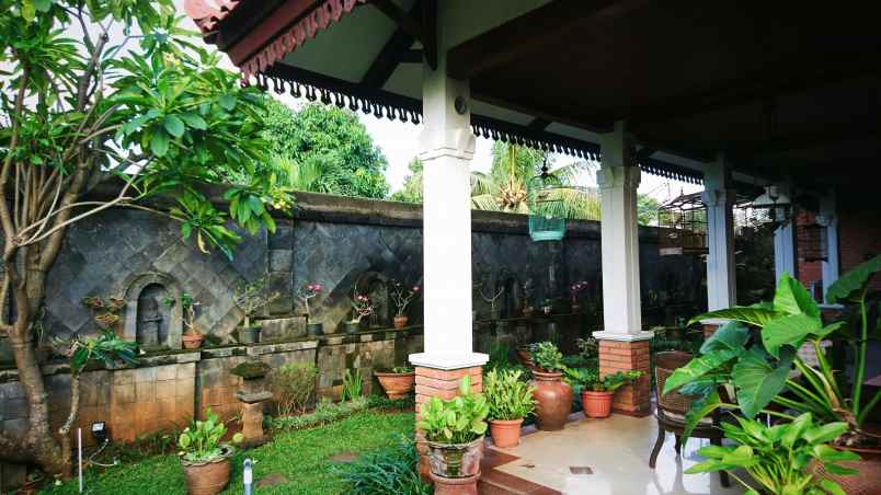 dijual rumah lampiri pondok kelapa