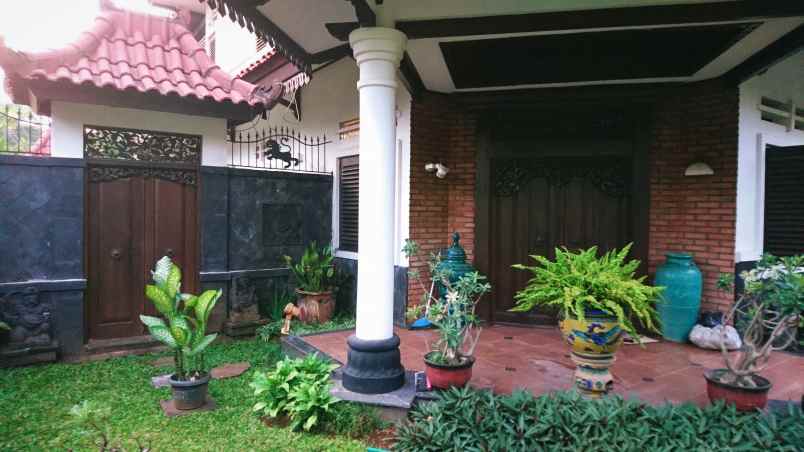 dijual rumah lampiri pondok kelapa